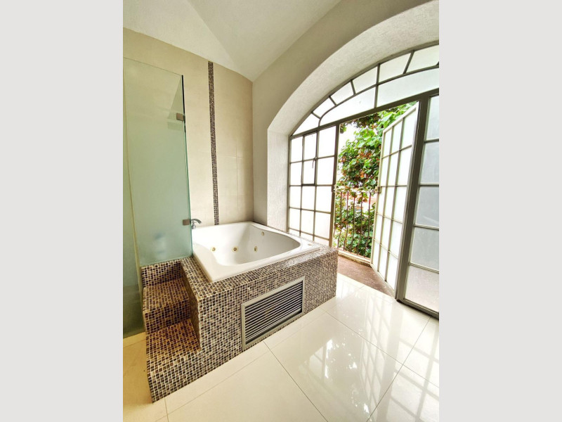 46f6dcc1-3500-4872-b7da-b118261999ad