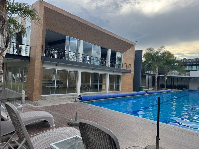 806455d9-2d57-4f19-a85d-2af7a067ee2c