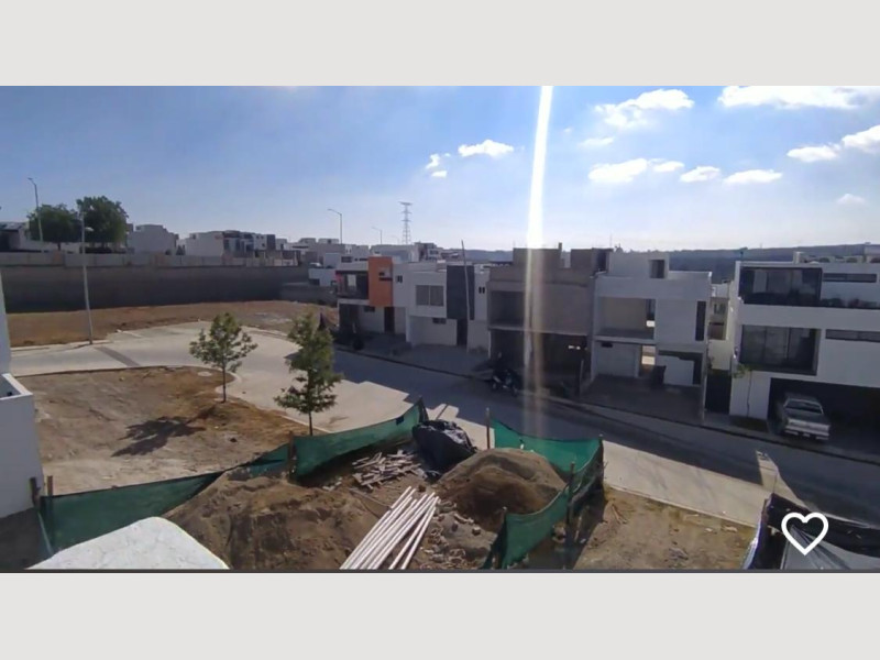 e7b68227-b22c-445d-b073-0bea133061cc