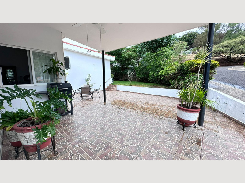 79a0ffdb-e778-4cd6-98b0-5312a0c92e25