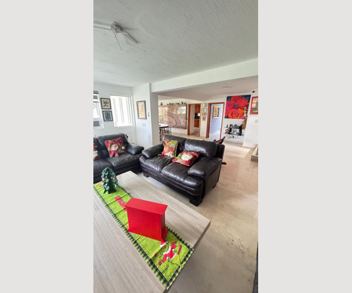 973b06d2-7851-4835-bcfd-348ecf85a877