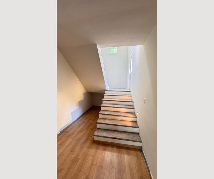 5b33f91c-869b-4e7d-a819-922426c7b48d